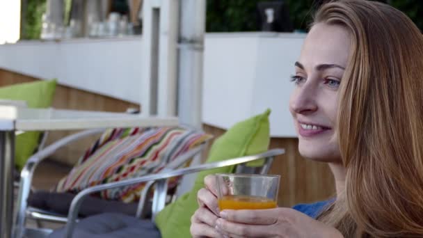 Woman with tea cup. — Stock Video