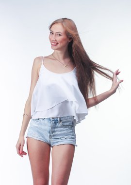 Mavili genç kadın.