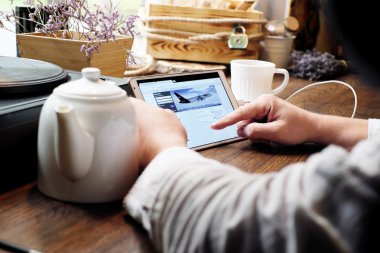 Eylül 11, 2016 Moskova, Rusya: Fedex Web sitesinde online alışveriş.