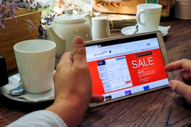 İngiliz Havayolları Web sitesinde alışveriş online.