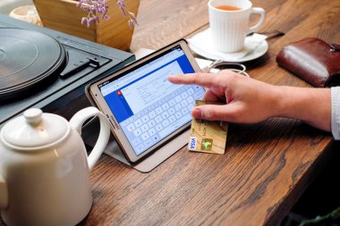 Delta hava yolları Web sitesinde alışveriş online.