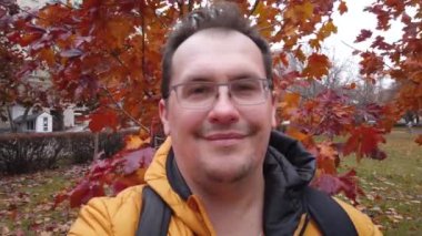 Yakışıklı Adam 'ın portresi güzel görünümlü ve bakımlı..