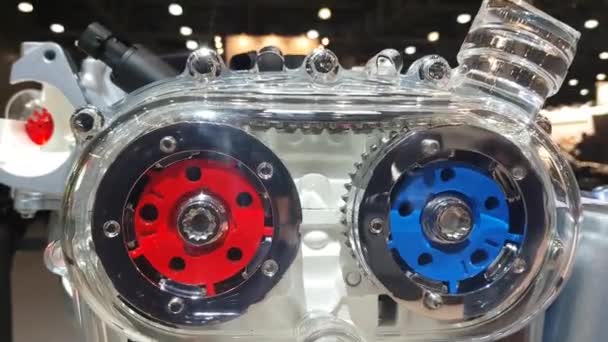 Internal combustion engine model for auto show — Stock Video