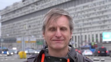 Yetişkin adam portre yakın