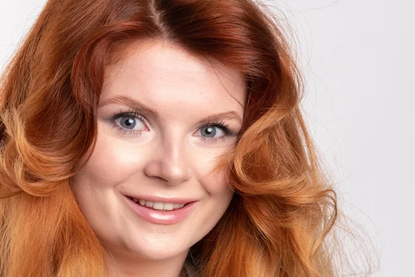 Red-hair Model posing in studio — Stock Photo, Image