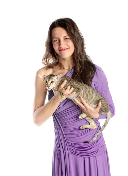 Jolie fille avec chat — Photo