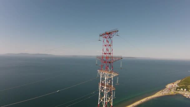 Torre de alto voltaje — Vídeo de stock