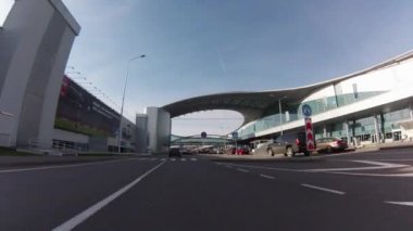 Sheremetyevo Havaalanı ile sürüş. Terminal D