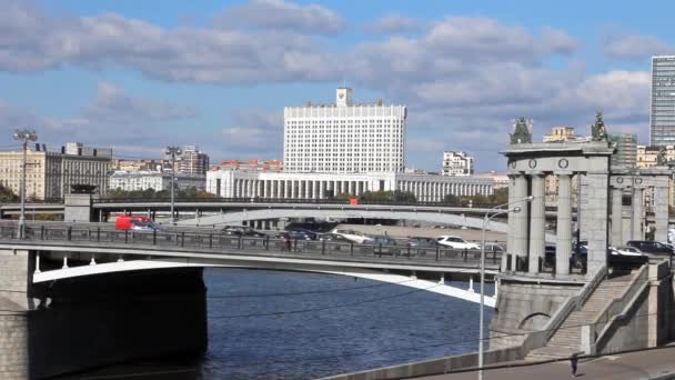 Federación Rusa Edificio gubernamental o Casa Blanca, Moscú, Rusia — Vídeo de stock