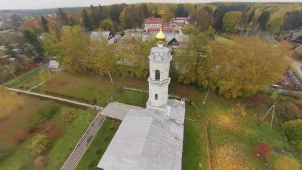 Πετώντας πάνω από Ortodox εκκλησία, Ρωσία — Αρχείο Βίντεο