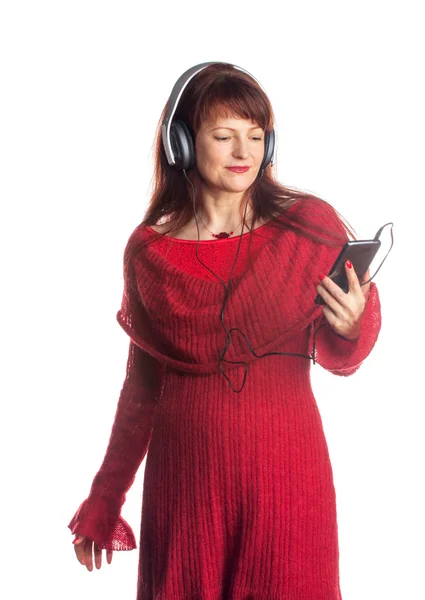 Hermosa mujer adulta escuchando música —  Fotos de Stock