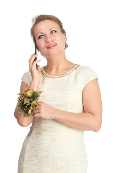 Kobieta w białej sukni z komórkowego — Zdjęcie stockowe