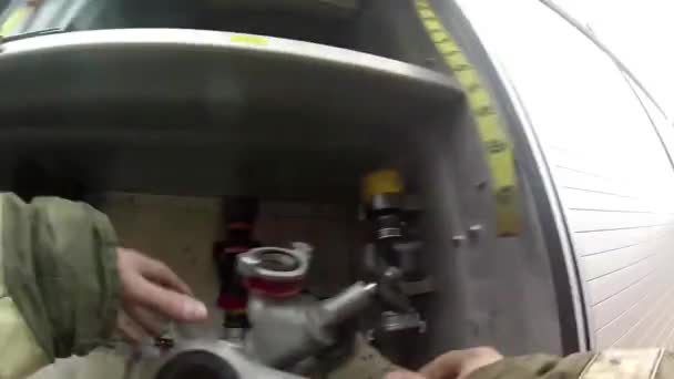 Пожежники в дії — стокове відео