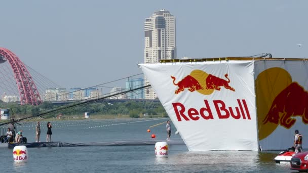 JUL 26, 2015 MOSCOW: Red bull flugtag day. — Stock Video