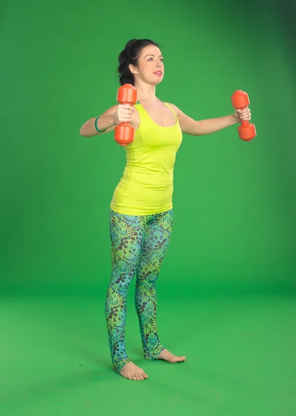 Mujer haciendo fitness con pesas — Foto de Stock