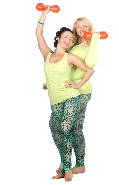 Alegre plus size mulheres posando com equipamento apto — Fotografia de Stock