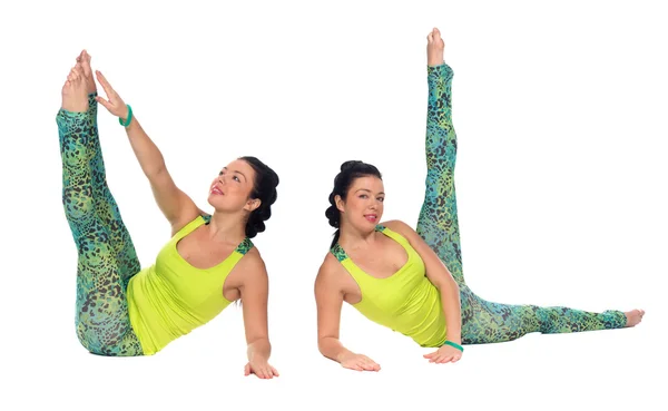 Mujer joven practicando yoga, aislada — Foto de Stock