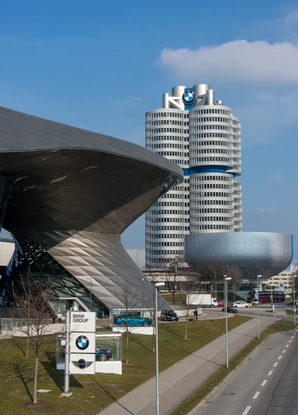 Munich, Alemania - 10 de marzo de 2016: Sede de BMW en Munich — Foto de Stock