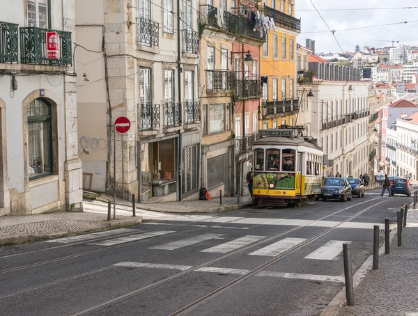 Lisbona, Portogallo 24 marzo 2013: tram storico — Foto Stock