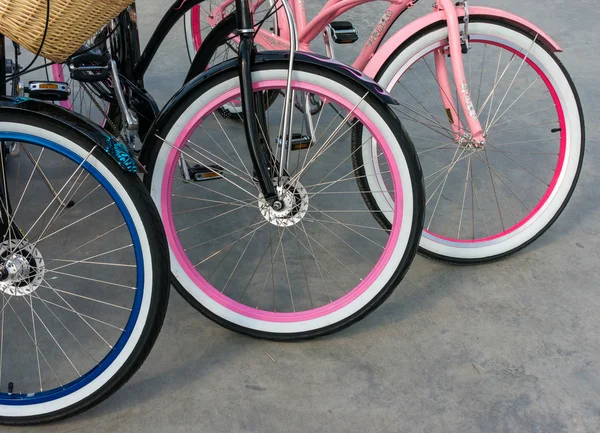 Wheel detail of three bikes — Stock Photo, Image