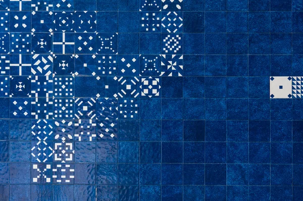 Blaue Azulejos an der Außenfassade der Gebäude — Stockfoto