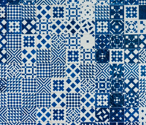 Niebieski azulejos na zewnątrz budynków — Zdjęcie stockowe