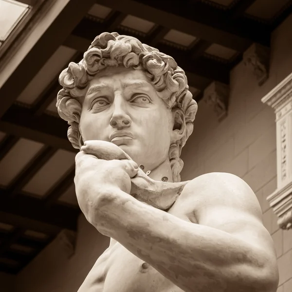 Staty av David av den italienske konstnären Michelangelo — Stockfoto