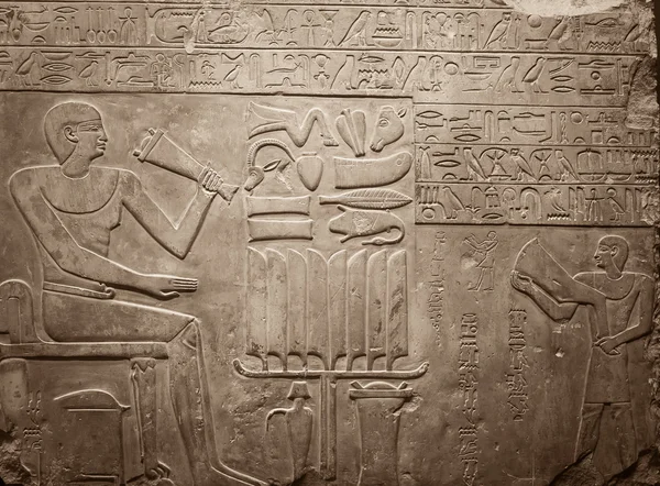 Gamla Egypten Hieroglyfer ristade på stenen — Stockfoto