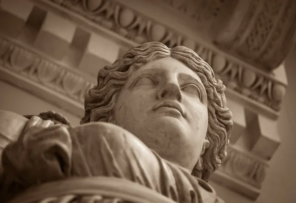 White marble head of young woman — Stock Photo, Image