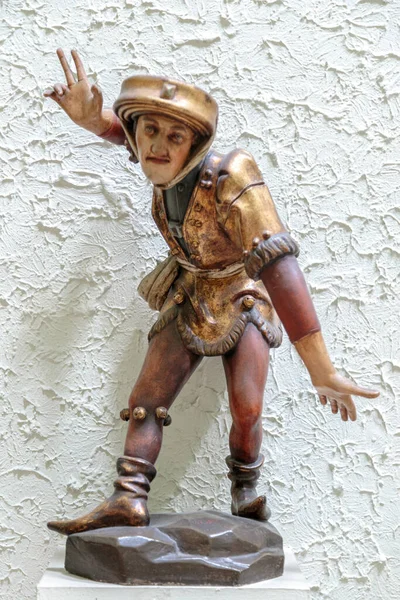Moreska danser hout oude pop gemaakt door Erasmus Grasser in 1503 voor het gemeentehuis van München. — Stockfoto
