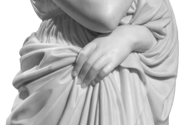 Primo piano di pietra bianca statua in marmo donna mano che tiene una tunica isolata su sfondo bianco — Foto Stock