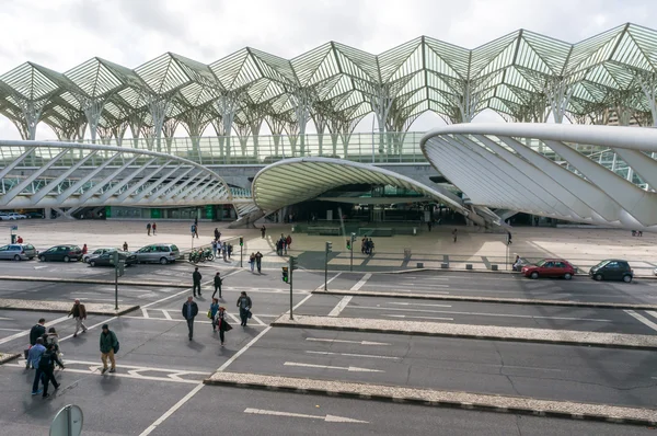 LISBON, PORTUGAL - APRIL 1, 2013:  Oriente Train Station. This Station was designed by Santiago Calatrava for the Expo '98 world's fair. — Stock Photo, Image