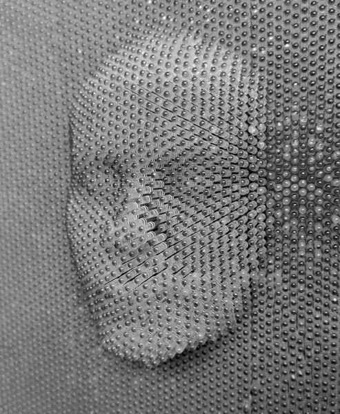 Ludzka twarz z pin zarządu zabawka — Zdjęcie stockowe