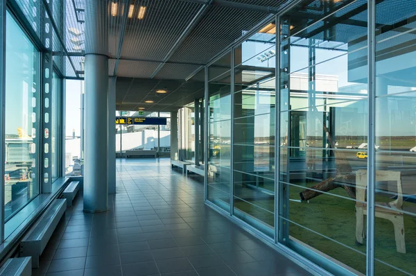 Empty corridor in the modern office building. — Stock Photo, Image