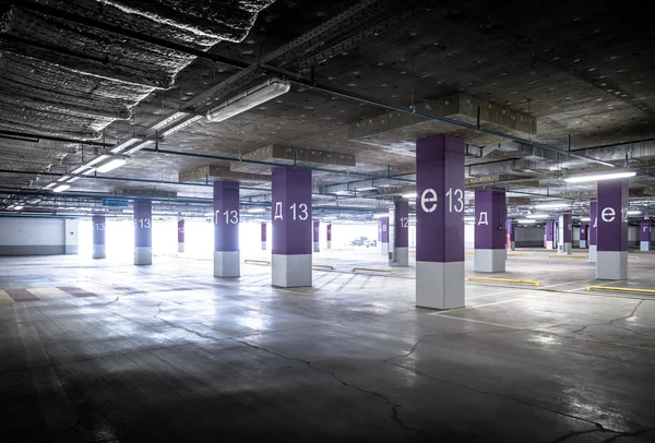 Empty parking garage — Stock Photo, Image