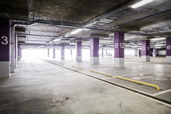 Estacionamiento vacío garaje — Foto de Stock