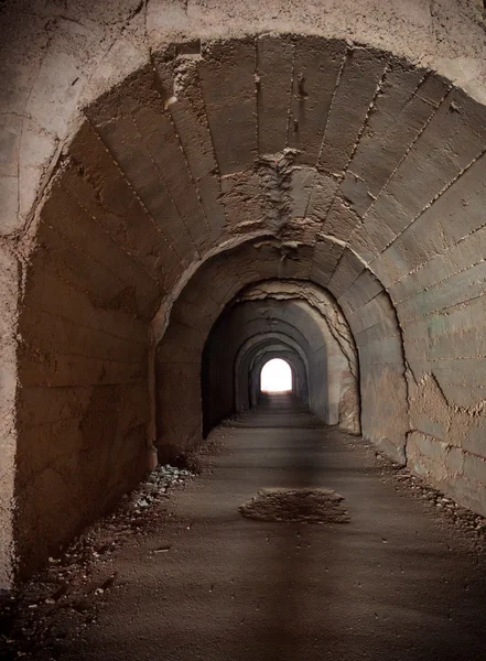 Gångväg tunnel, underjordiska tunnlar — Stockfoto