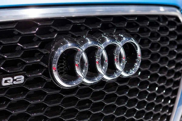 MOSCOW, RUSSIA - SEPTEMBER 04, 2012: Emblem of Audi — Φωτογραφία Αρχείου