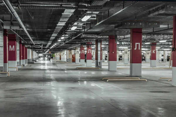 Estacionamiento vacío garaje — Foto de Stock