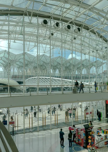 Lisabon, Portugalsko - 16. července: Moderní architektura na nádraží Oriente — Stock fotografie