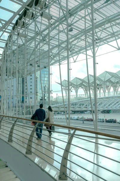 LISBOA, PORTUGAL - 16 DE JULIO: Arquitectura moderna en la Estación Oriente —  Fotos de Stock