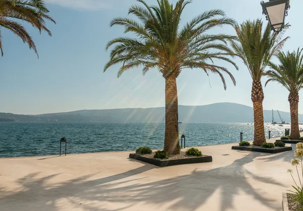 Promenade porto Montenegro. Popular tourist destination — Stock Photo, Image