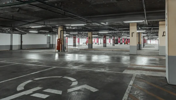 Lege parkeerplaats muur. stedelijk, industrieel achtergrond — Stockfoto