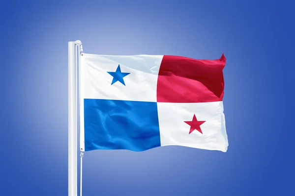 Vlag van Panama vliegen tegen een blauwe hemel — Stockfoto