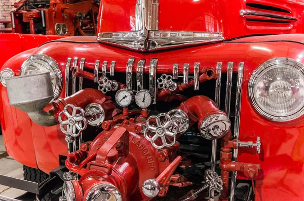 Oude vintage classic fire truck — Stockfoto