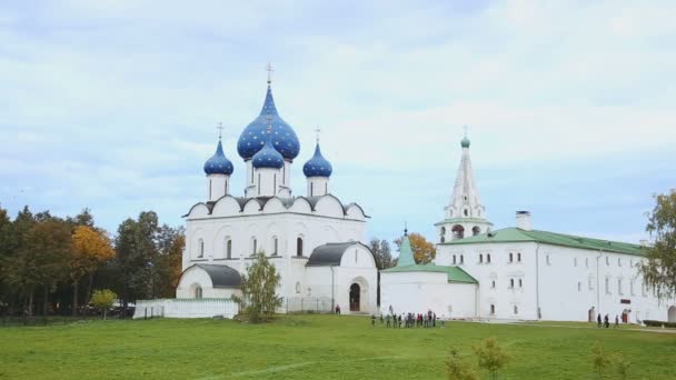 Katedrála Suzdalu Kreml — Stock video