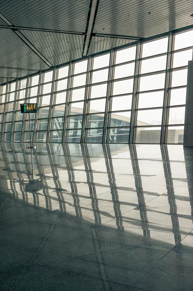 Finestra dell'area d'attesa dell'aeroporto — Foto Stock