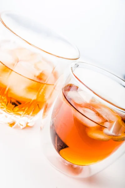 Dos vasos diferentes de whisky —  Fotos de Stock