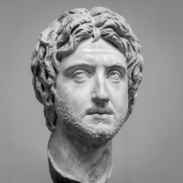 O antigo busto de retrato de mármore — Fotografia de Stock