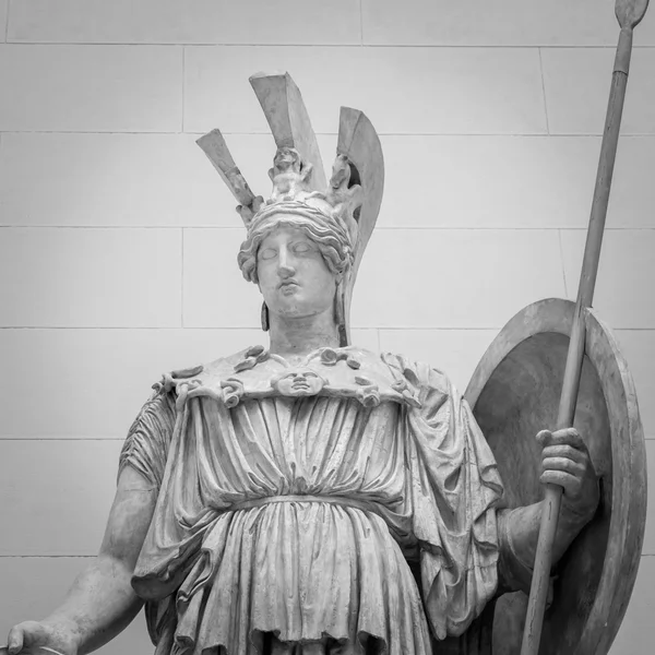 Athena a estátua grega antiga da deusa — Fotografia de Stock